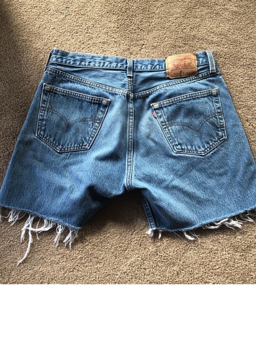 Vintage 501 Levi’s cut off denim Shorts - Picture 2 of 3